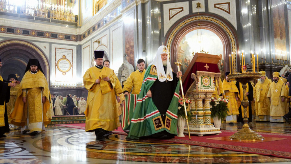 Богослужение и чествование 76-летия Святейшего Патриарха Московского и всея Руси Кирилла