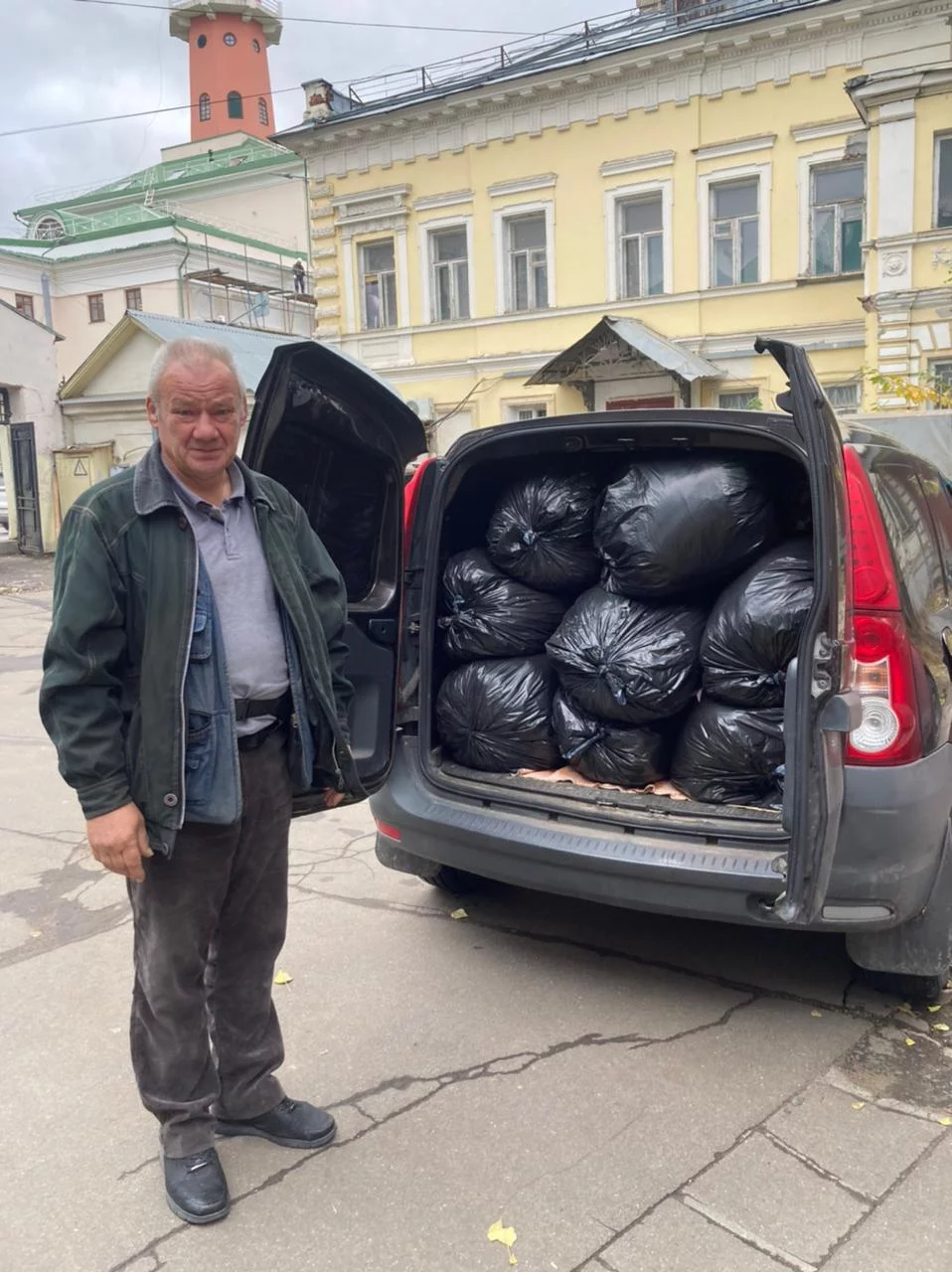 Гуманитарная, продуктовая и вещевая помощь для беженцев СВО