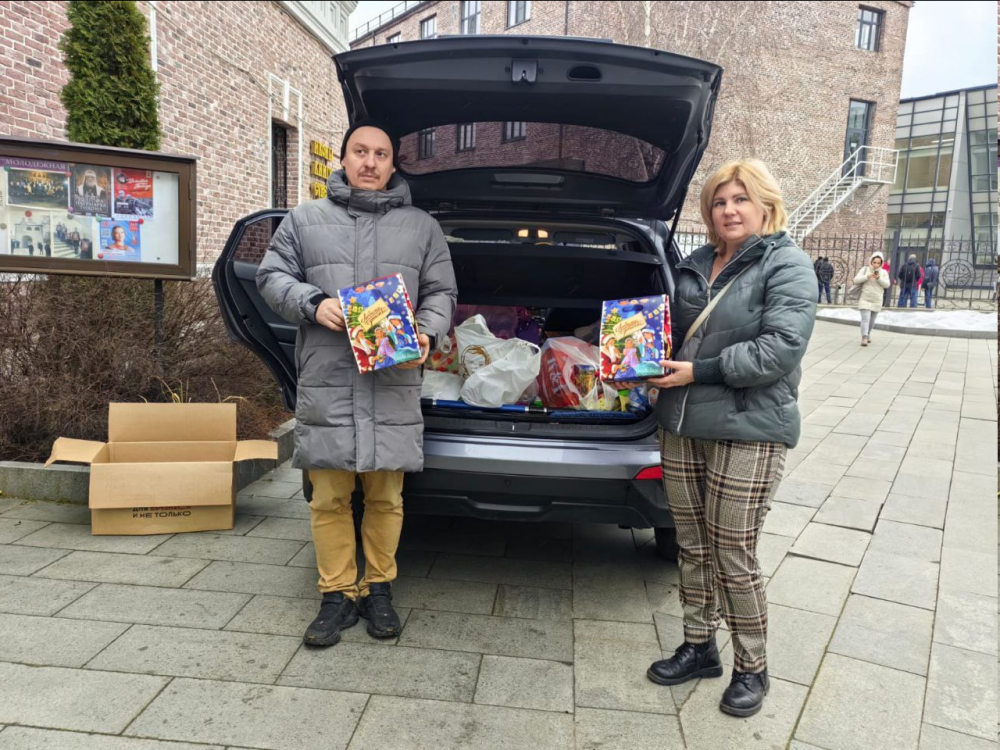 Cладкие подарки детям на Рождество Христово