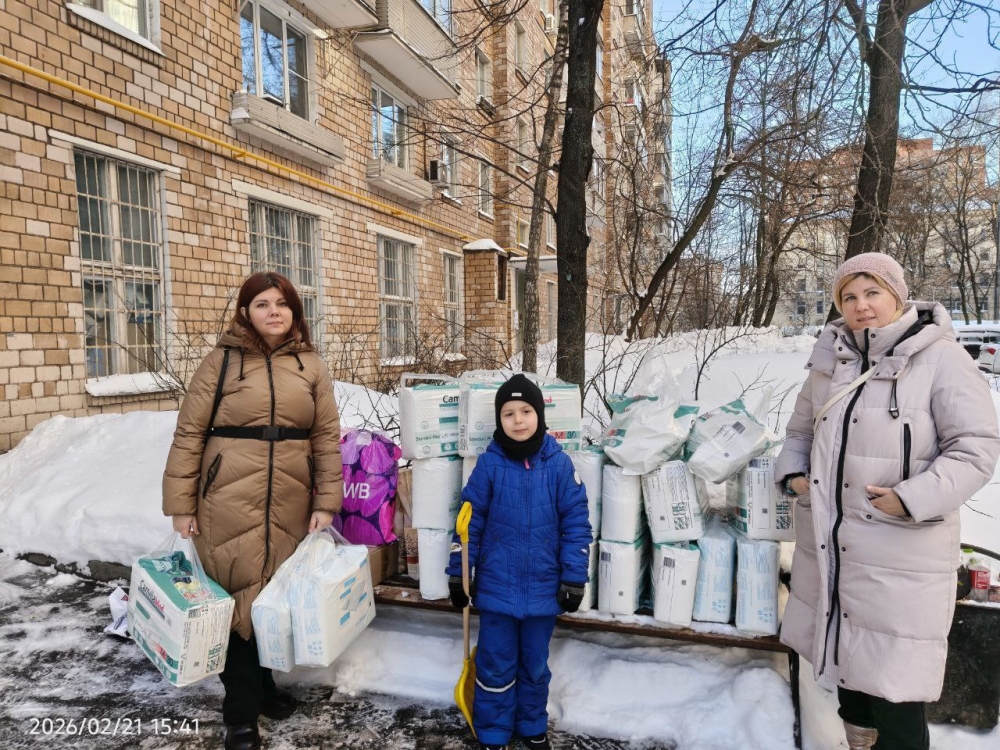 Памперсы, пелёнки и медикаменты для госпиталя