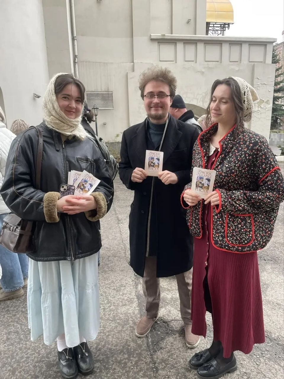 Раздача миссионерских листовок в день Христова Воскресения!